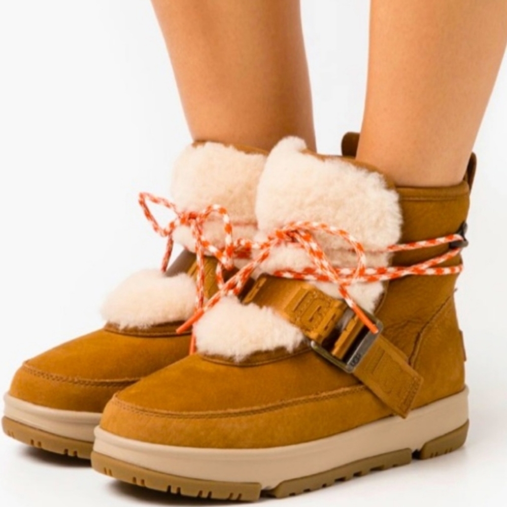 UGG Classic Weather Hiker NWOT NEVER WORN